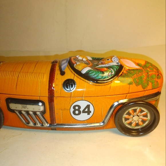 Collector Candy Tin Roadster Rabbit - Picture 7 of 8